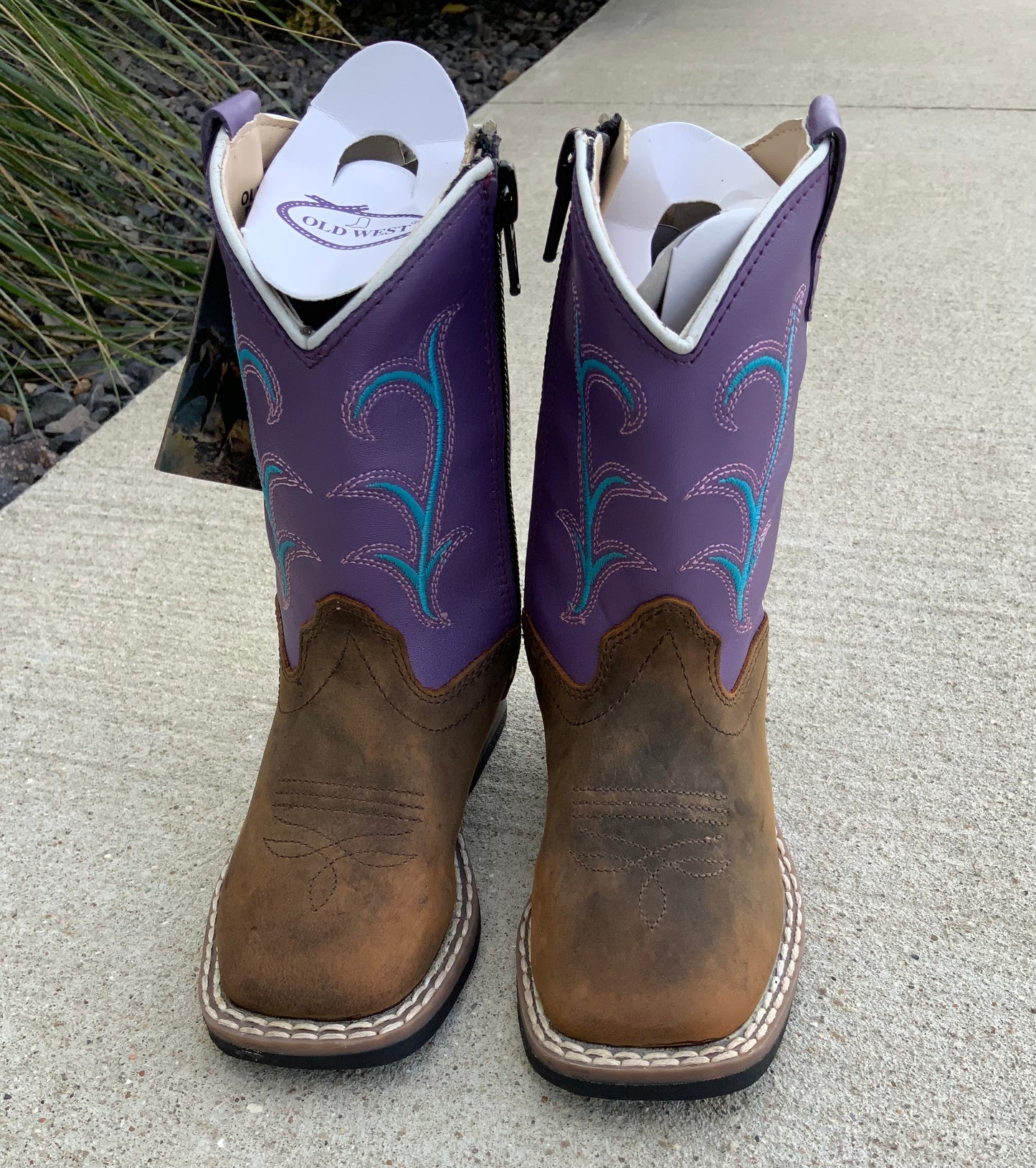 Brown Toe w/ Purple Tops