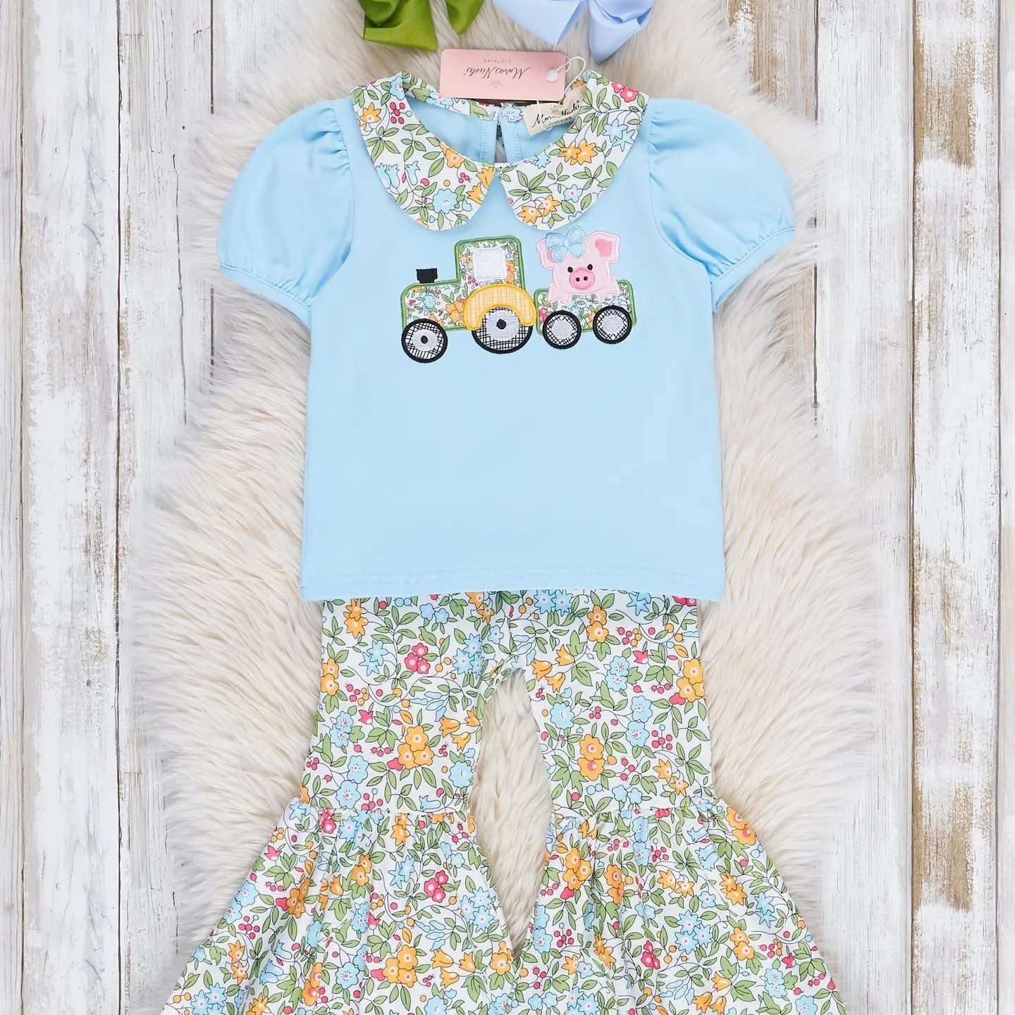 Tractor Piggie Bell Set