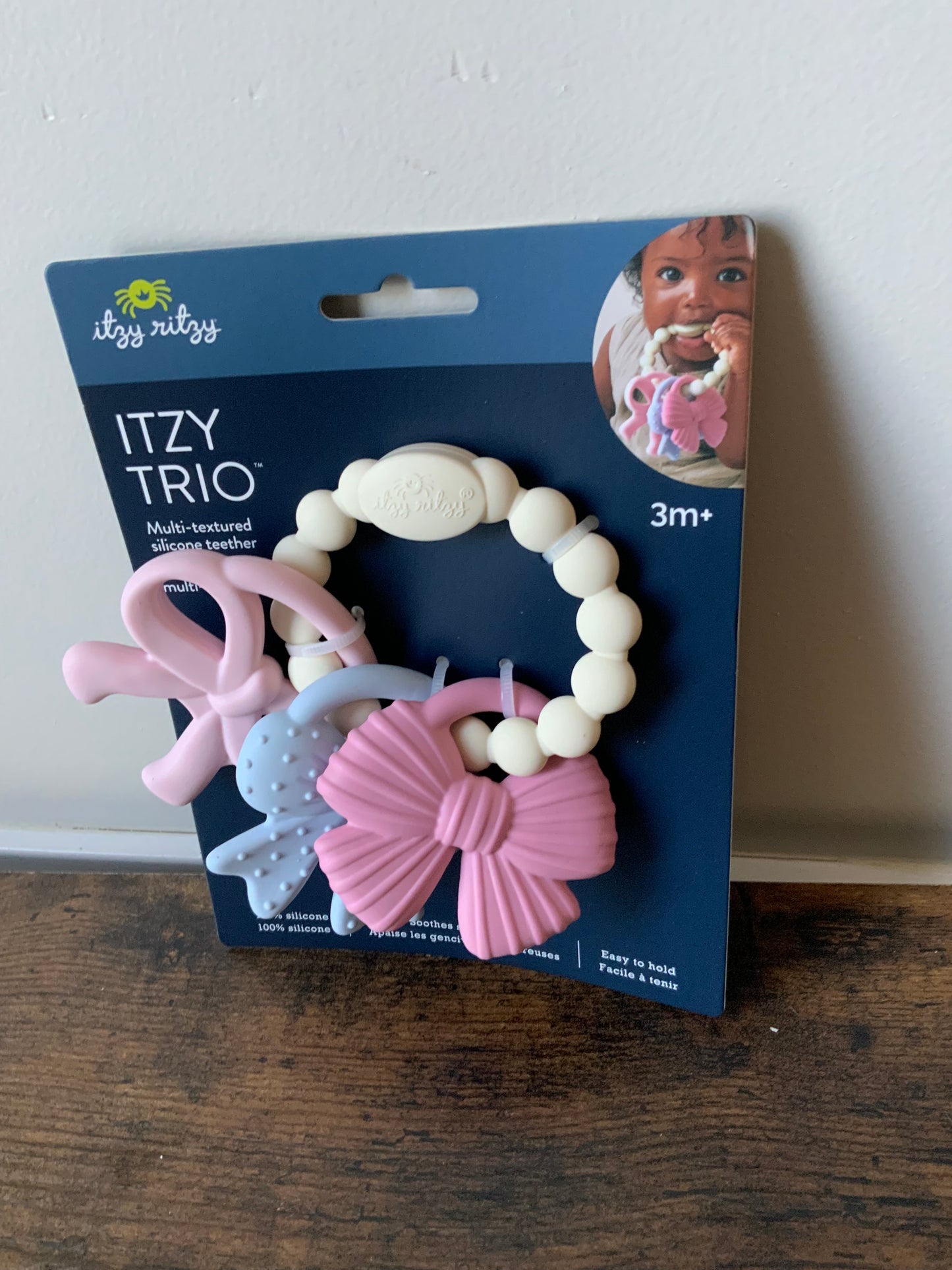 Itzy Trio Bow Silicone Teether