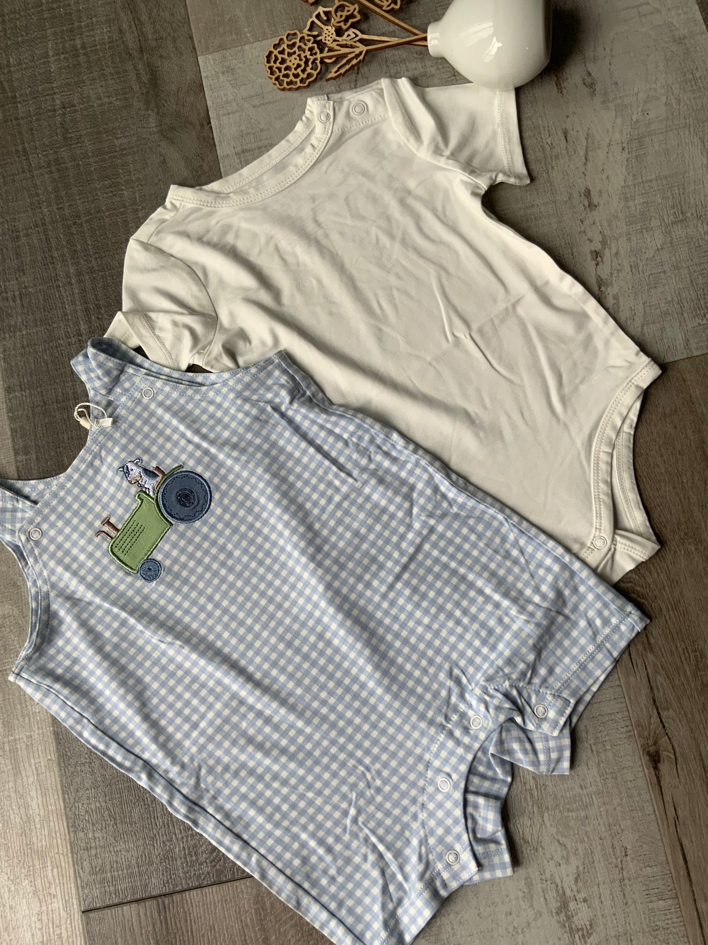 Cute Farm Animal Applique Shorts w/ Onesie